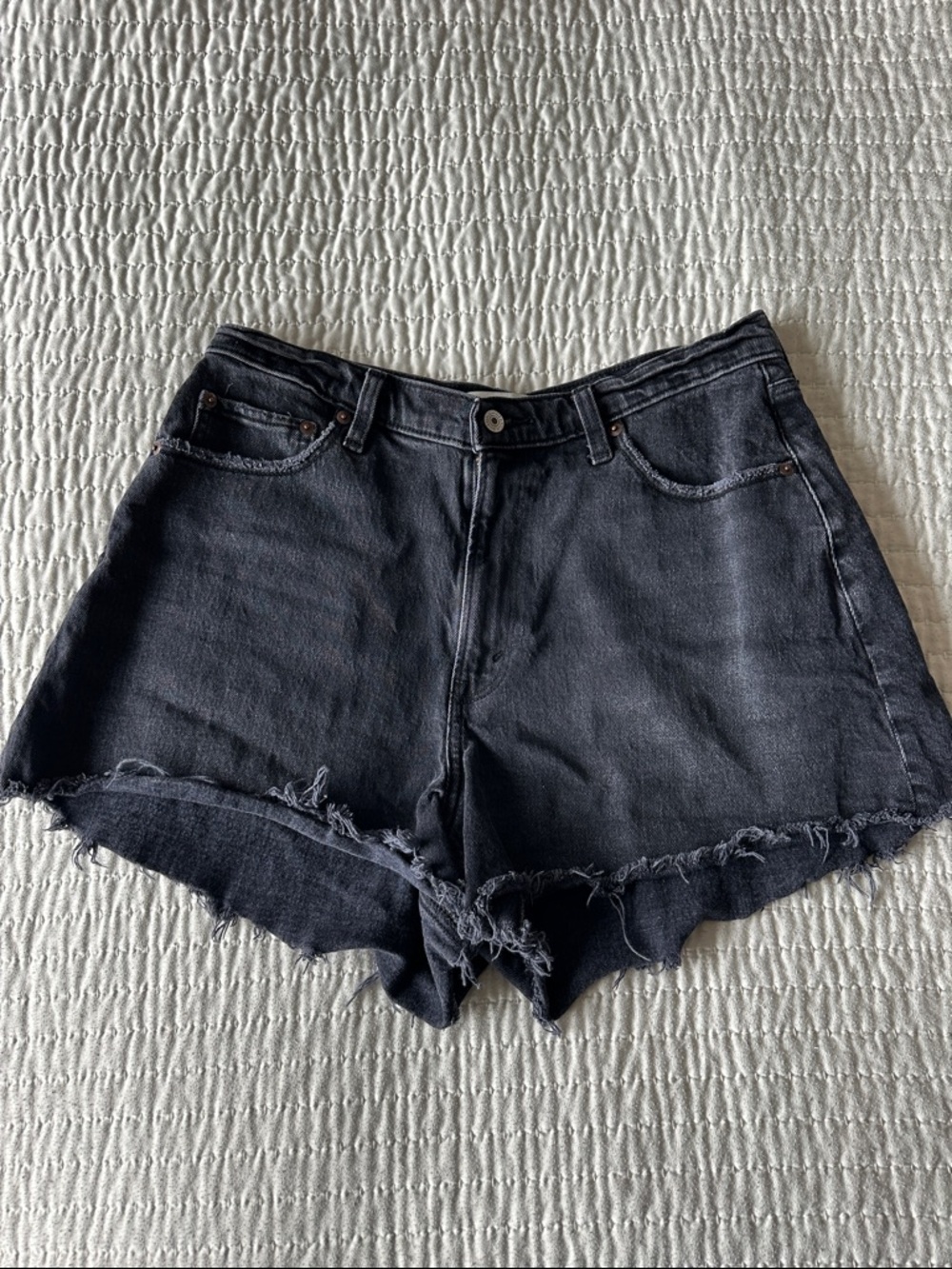 Abercrombie & Fitch 90s Relaxed Cutoff High Rise Short, Curve Love